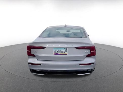 Used 2024 Volvo S60 B5 Core image 12