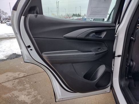 Used 2023 Chevrolet TrailBlazer LS image 11