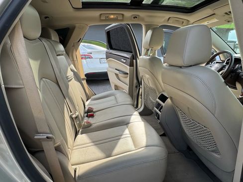 Used 2014 Cadillac SRX Luxury image 16