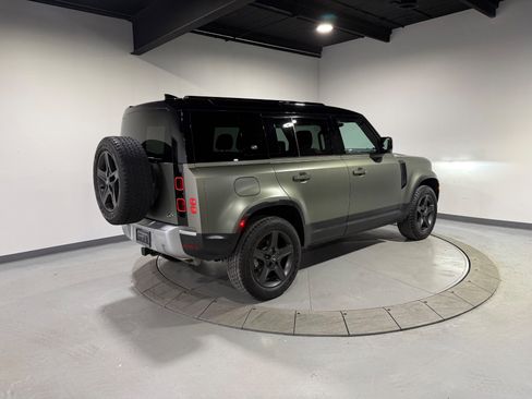Used 2022 Land Rover Defender 110 S image 11