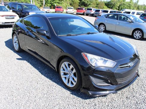 Used 2013 Hyundai Genesis 2.0T RWD image 4