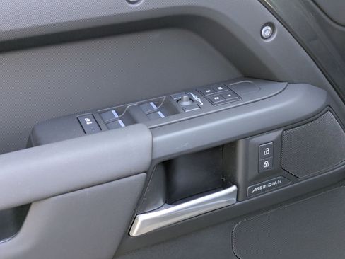 Used 2026 Land Rover Defender 130 S image 16