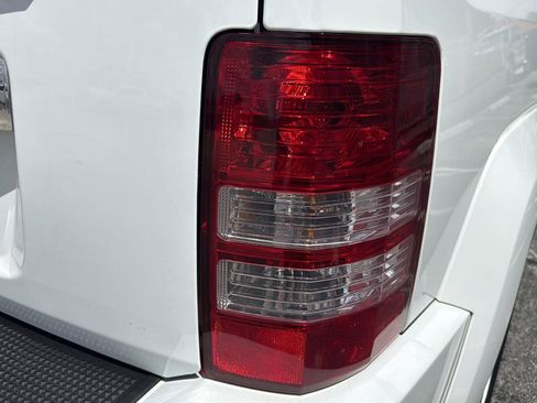 Used 2012 Jeep Liberty Sport RWD image 48