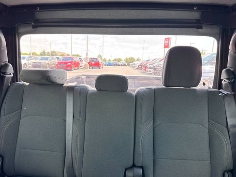Used 2025 Jeep Gladiator Sport AWD/4WD image 24