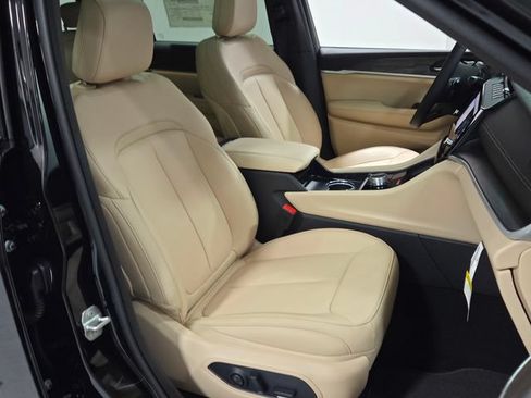 New 2026 Jeep Grand Cherokee L Limited w/ Limited Altitude Package RWD image 17