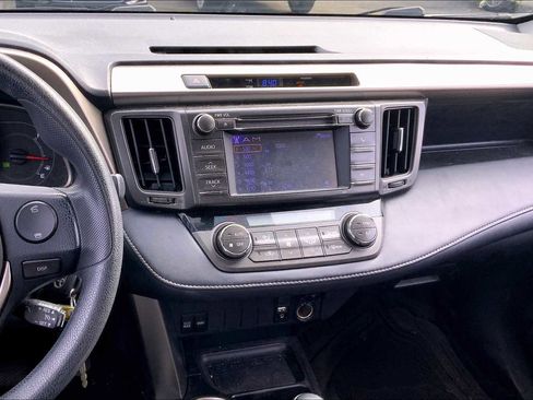 Used 2013 Toyota RAV4 XLE AWD/4WD image 7