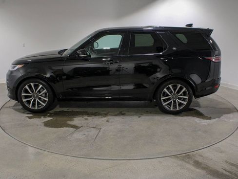 Used 2025 Land Rover Discovery Dynamic SE image 2