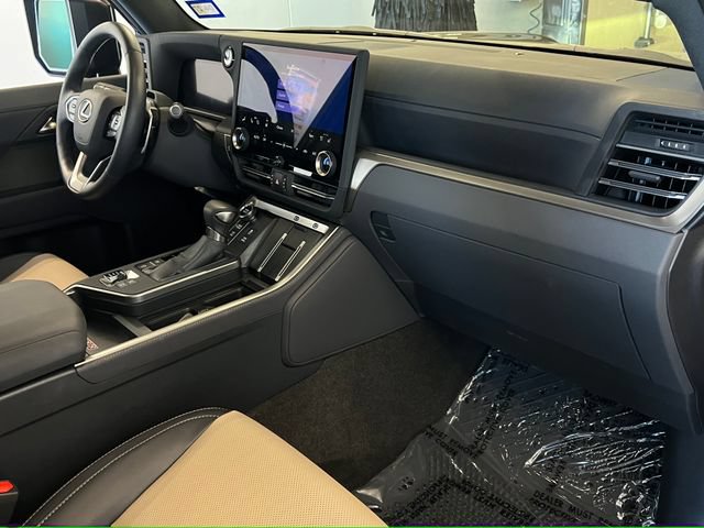 Used 2025 Lexus GX 550 AWD/4WD image 40