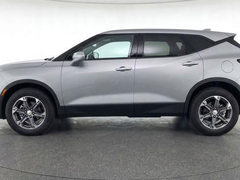 Used 2025 Chevrolet Blazer LT FWD image 5