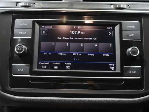 Used 2018 Volkswagen Tiguan S image 26
