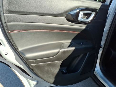 Used 2024 Jeep Compass Trailhawk image 13