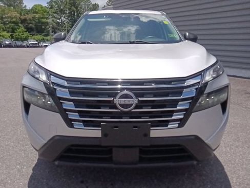 Used 2024 Nissan Rogue S AWD/4WD image 8