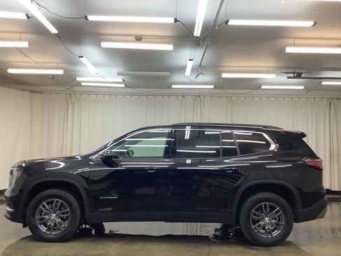 Used 2025 GMC Acadia Elevation image 10