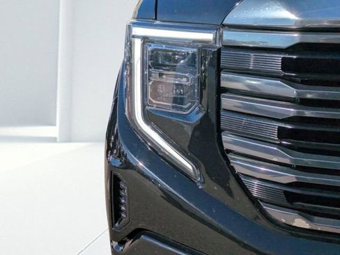 Used 2023 GMC Sierra 1500 AT4 w/ AT4 Premium Package image 7