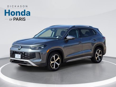 Used 2026 Volkswagen Tiguan SE FWD image 1