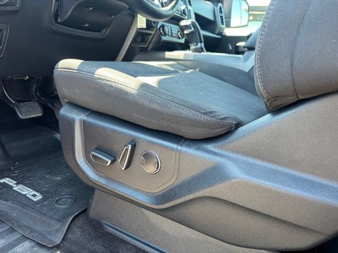 Used 2018 Ford F150 XLT w/ Equipment Group 302A Luxury AWD/4WD image 13