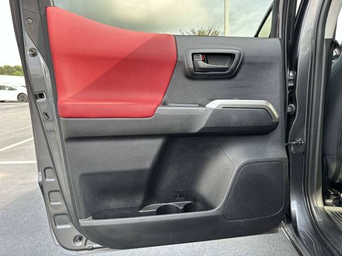 Used 2023 Toyota Tacoma SR5 w/ SR5 Appearance Package RWD image 10