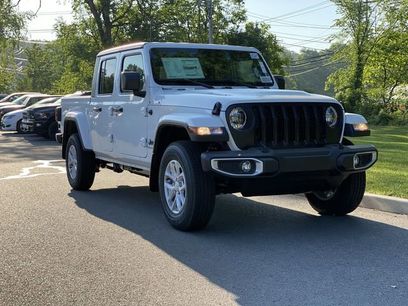 Used 2023 Jeep Gladiator Sport