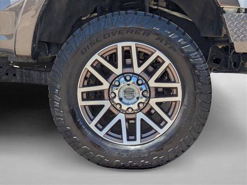 Used 2017 Ford F250 King Ranch w/ FX4 Off-Road Package AWD/4WD image 22