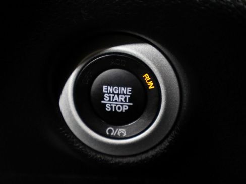 Used 2025 Chrysler Pacifica Select FWD image 42