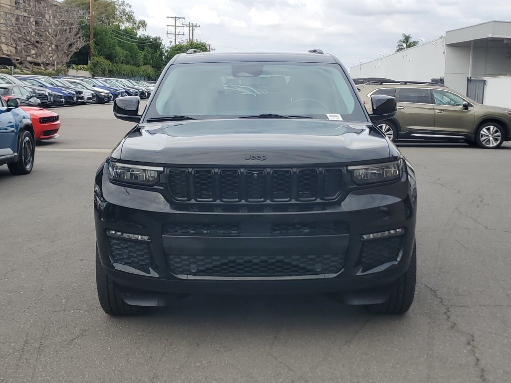 Used 2022 Jeep Grand Cherokee L Limited w/ Luxury Tech Group II RWD image 2