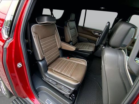 Used 2026 GMC Yukon XL Denali Ultimate AWD/4WD image 17
