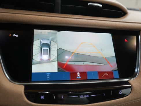 Used 2018 Cadillac XT5 Platinum AWD/4WD image 32