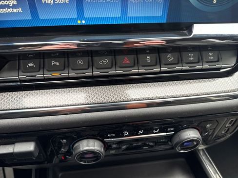 Used 2022 Chevrolet Silverado 1500 ZR2 w/ Technology Package image 33