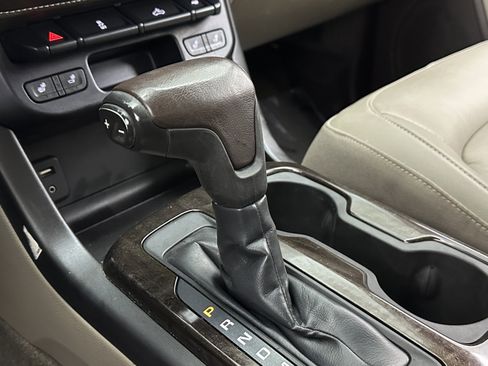 Used 2015 GMC Canyon SLT image 21