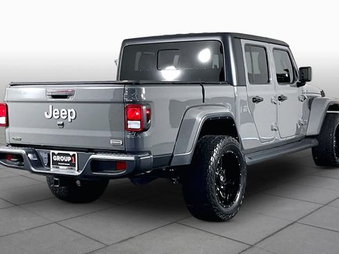Used 2022 Jeep Gladiator Overland w/ Popular Equipment Package AWD/4WD image 13