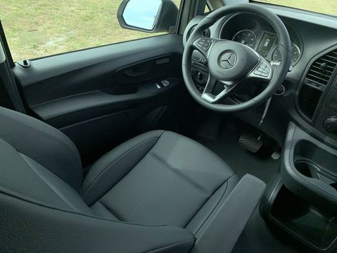 Used 2023 Mercedes-Benz Metris Passenger image 13