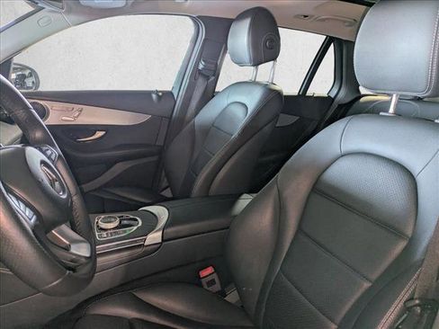 Used 2019 Mercedes-Benz GLC 300 image 18