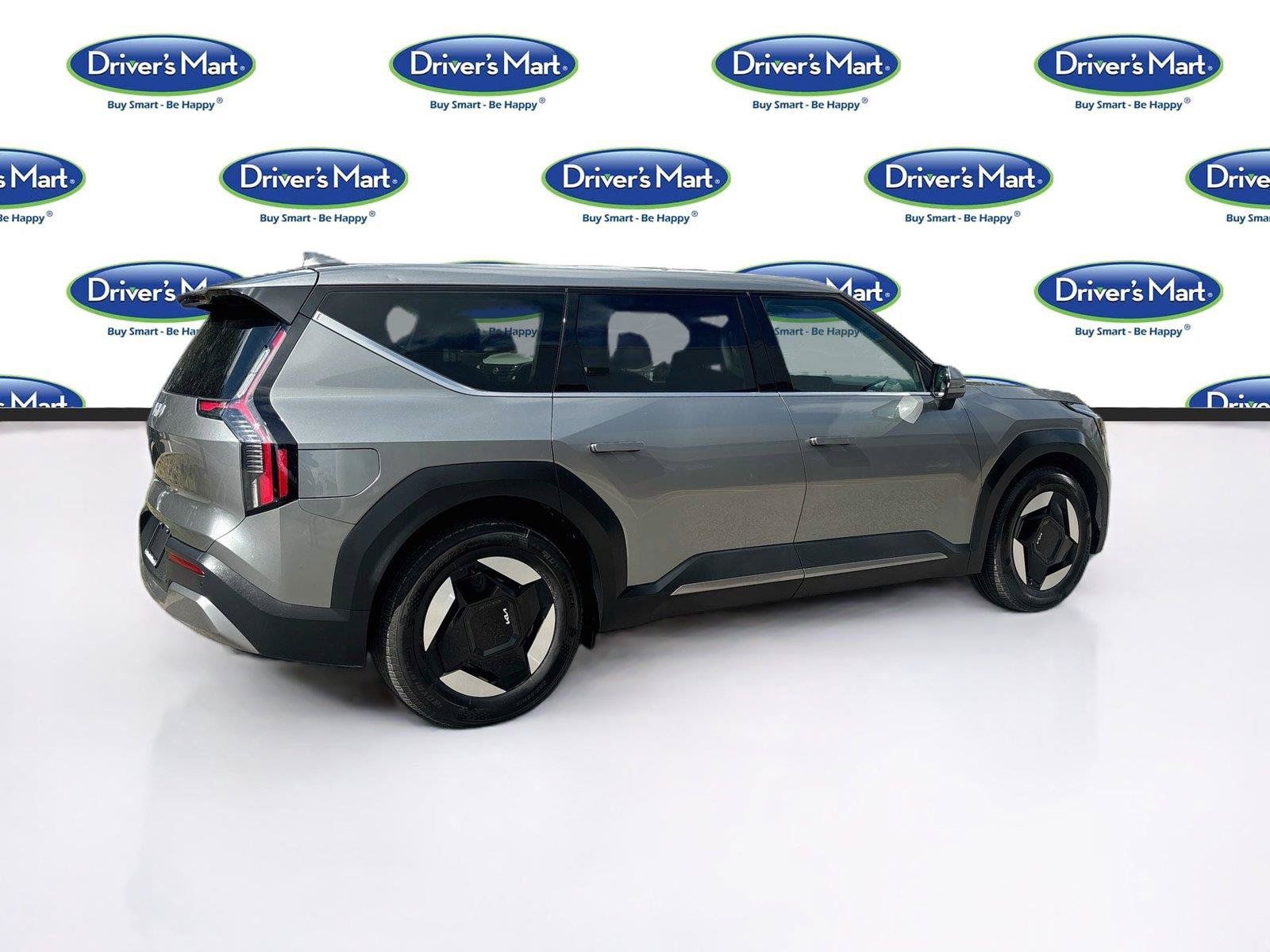 Used 2024 Kia EV9 Light Long Range RWD image 7