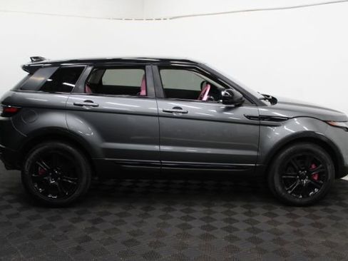 Used 2018 Land Rover Range Rover Evoque SE Premium image 4