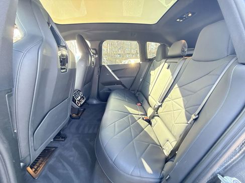 Used 2023 BMW iX xDrive50 w/ Sport Package image 24