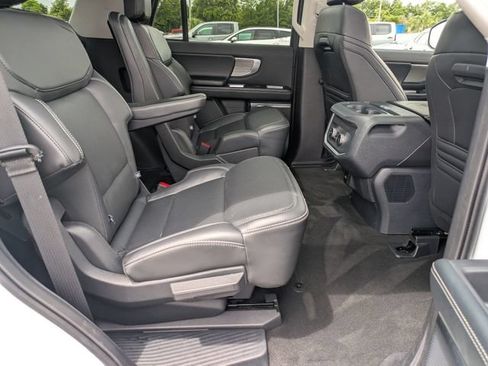 Used 2025 Ford Expedition Platinum AWD/4WD image 29