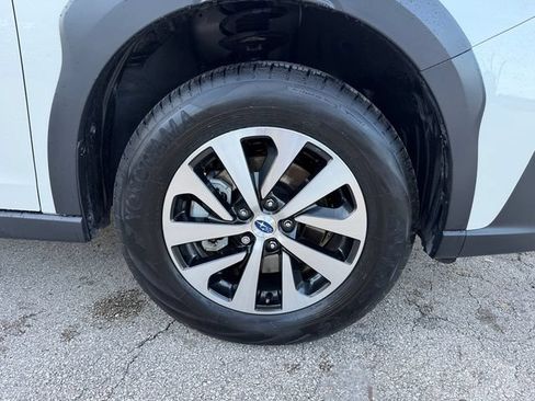 Certified 2025 Subaru Outback Premium AWD/4WD image 18