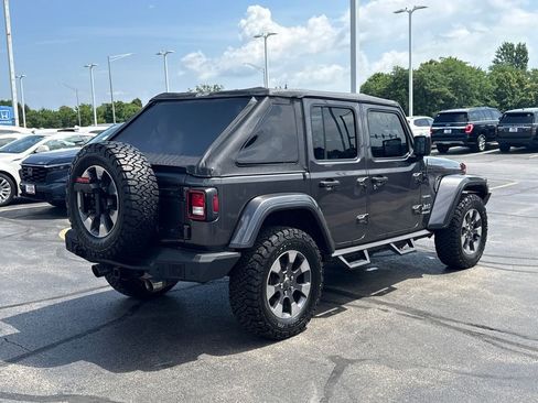 Used 2018 Jeep Wrangler Unlimited Sahara w/ Dual Top Group AWD/4WD image 11