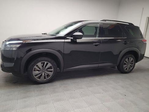 Used 2023 Nissan Pathfinder SV FWD image 2