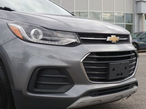 Used 2020 Chevrolet Trax LT FWD image 3
