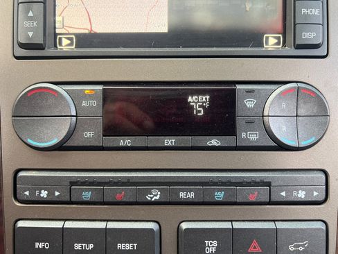 Used 2012 Lincoln Navigator L 4WD image 26