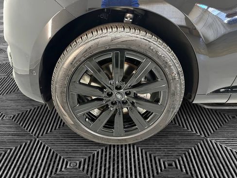 Used 2025 Land Rover Range Rover SE AWD/4WD image 14