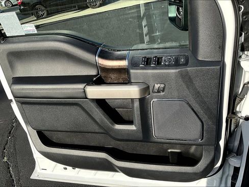 Used 2022 Ford F250 Lariat w/ Lariat Value Package image 23