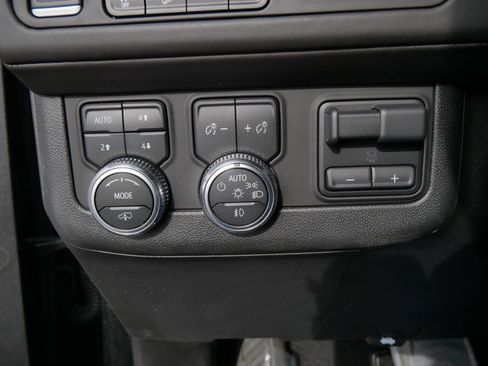 Used 2023 GMC Yukon XL Denali Ultimate image 32