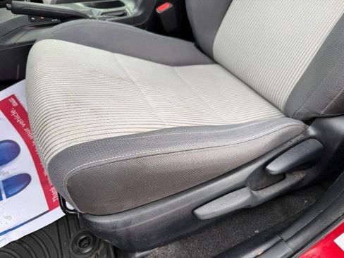 Used 2014 Toyota RAV4 XLE image 17