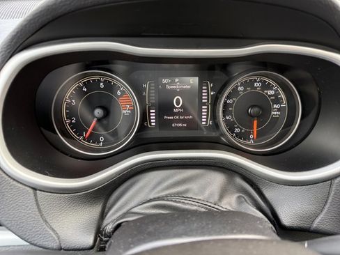 Used 2018 Jeep Cherokee Latitude Plus w/ Comfort/Convenience Group image 9