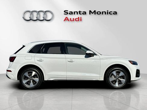 Used 2023 Audi Q5 2.0T Premium w/ Convenience Package image 8