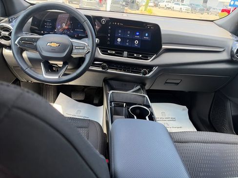Used 2025 Chevrolet Equinox LT AWD/4WD image 16