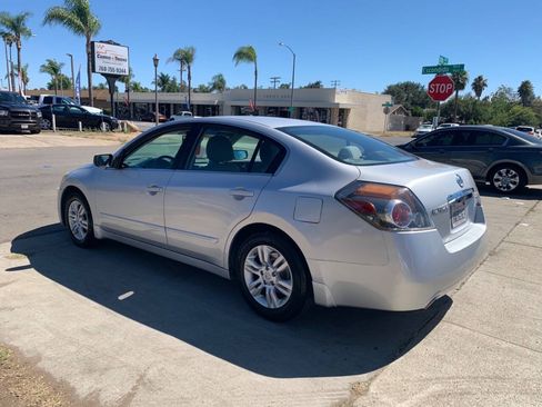 Used 2012 Nissan Altima 2.5 S w/ Convenience Pkg FWD image 4