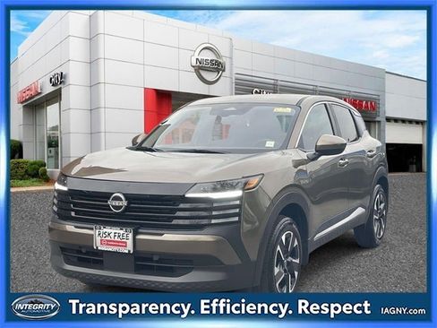 Certified 2025 Nissan Kicks SV image 4